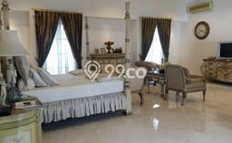 Rumah Asri di Kebayoran Baru, 4 KT, Area Strategis, Luas 800m2m² LB 600m2m² Rumah Asri di Kebayoran Baru, 4 KT, Area Strategis, Luas 800m2m² LB 600m2m²