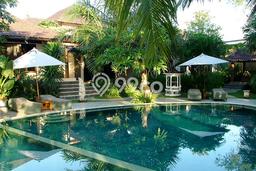 For Sale! Luxury House LT 1000m2 Desain Elegan di Canggu For Sale! Luxury House LT 1000m2 Desain Elegan di Canggu