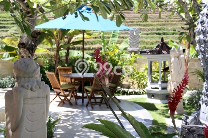 For Sale! Luxury House LT 1000m2 Desain Elegan di Canggu For Sale! Luxury House LT 1000m2 Desain Elegan di Canggu