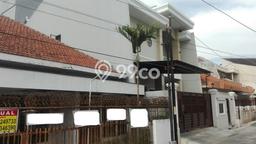 Rumah lama butuh uang tengah kota Jalan Seroja, Simpang Lima Rumah lama butuh uang tengah kota Jalan Seroja, Simpang Lima