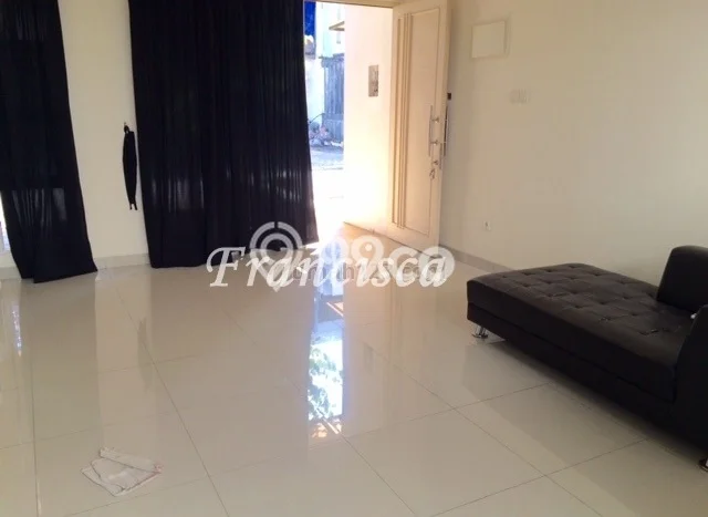 Rumah Cantik D I J U A L di Puri Mansion Rumah Cantik D I J U A L di Puri Mansion