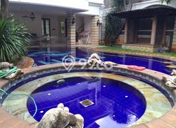 Rumah di Kebayoran Baru, Dekat Pusat Kota, 6 KT, Luas 700m² LB 500m² Rumah di Kebayoran Baru, Dekat Pusat Kota, 6 KT, Luas 700m² LB 500m²