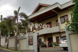 Rumah mewah semi furnished VIEW 2 lantai di Bukit Sari, Semarang Rumah mewah semi furnished VIEW 2 lantai di Bukit Sari, Semarang