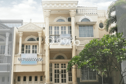 Jual Rumah Mewah Elegan Dengan View Cantik di Citraland, Surabaya Jual Rumah Mewah Elegan Dengan View Cantik di Citraland, Surabaya
