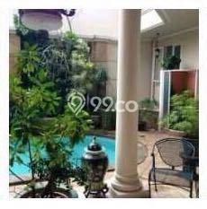Rumah Mewah dengan Private Pool di Jl. Pangima Polim, Jakarta Selatan Rumah Mewah dengan Private Pool di Jl. Pangima Polim, Jakarta Selatan
