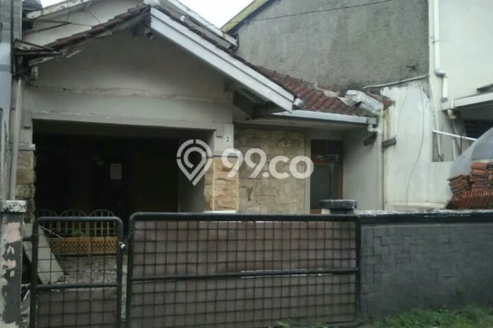 Rumah Strategis area BKR, Bandung, LT 108m² LB 100m² - HARGA NEGO! Rumah Strategis area BKR, Bandung, LT 108m² LB 100m² - HARGA NEGO!