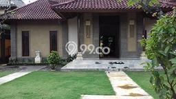 HARGA TERBAIK! Rumah area Sanur, 3 KT, Lingkungan Sejuk, LT 500m² Bangunan 200m² HARGA TERBAIK! Rumah area Sanur, 3 KT, Lingkungan Sejuk, LT 500m² Bangunan 200m²