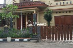 HARGA TERBAIK! Rumah di Bintaro, 5 KM, Lingkungan Asri, LT 373m² Bangunan 408m² HARGA TERBAIK! Rumah di Bintaro, 5 KM, Lingkungan Asri, LT 373m² Bangunan 408m²