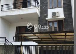 Rumah Elit Modern Tanpa Renovasi di Permata Buana Jakarta Barat Rumah Elit Modern Tanpa Renovasi di Permata Buana Jakarta Barat