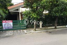RECOMMENDED! Rumah di Pondok Indah, 3 KT, Lokasi Strategis, Luas 165m² Bangunan 220m² RECOMMENDED! Rumah di Pondok Indah, 3 KT, Lokasi Strategis, Luas 165m² Bangunan 220m²