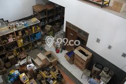 PROMO SPESIAL! Rumah Nyaman area , LT 215m2m² Bangunan 200m2m² PROMO SPESIAL! Rumah Nyaman area , LT 215m2m² Bangunan 200m2m²