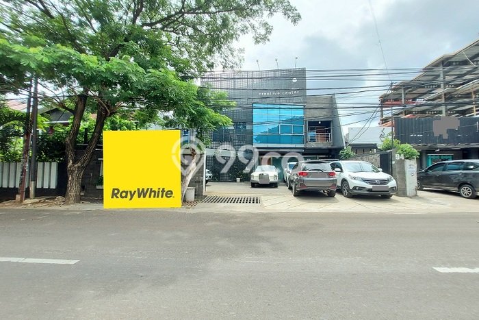 Rumah di Tebet, Jakarta Selatan, Luas 433m² LB 600m² Rumah di Tebet, Jakarta Selatan, Luas 433m² LB 600m²