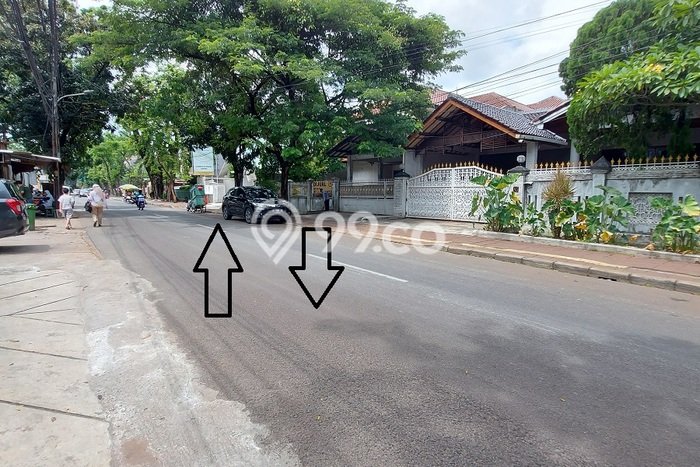Rumah di Tebet, Jakarta Selatan, Luas 433m² LB 600m² Rumah di Tebet, Jakarta Selatan, Luas 433m² LB 600m²