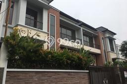 Rumah 5 KT 4 KM di Area Kebayoran Baru, Jakarta Selatan Rumah 5 KT 4 KM di Area Kebayoran Baru, Jakarta Selatan