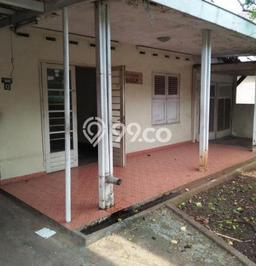 SPECIAL PRICE! Rumah Asri di Kebayoran Baru, LT 180m² LB 264m² SPECIAL PRICE! Rumah Asri di Kebayoran Baru, LT 180m² LB 264m²