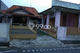 Rumah Bagus area Banyumanik, Semarang, LT 369m², LB 300m² Rumah Bagus area Banyumanik, Semarang, LT 369m², LB 300m²