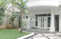 Rumah lokasi Kebayoran Baru, Jakarta Selatan, Luas 300m² Bangunan 332m² Rumah lokasi Kebayoran Baru, Jakarta Selatan, Luas 300m² Bangunan 332m²