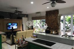 Furnished dan besar di boulevard cluster eksklusif dan rindang di Foresta Furnished dan besar di boulevard cluster eksklusif dan rindang di Foresta