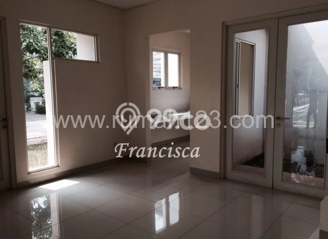 D I J U A L Rumah Hoek di Puri Mansion D I J U A L Rumah Hoek di Puri Mansion