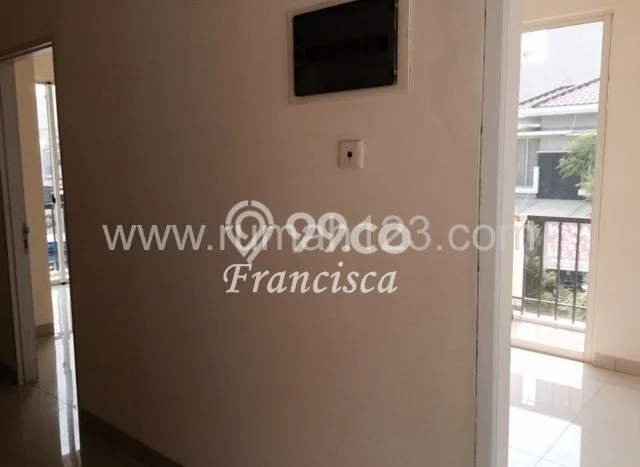 D I J U A L Rumah Hoek di Puri Mansion D I J U A L Rumah Hoek di Puri Mansion