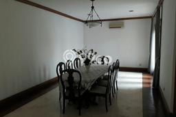 Rumah di Pondok Indah, Jakarta Selatan, LT 345m² LB 500m² - SEGERA MILIKI! Rumah di Pondok Indah, Jakarta Selatan, LT 345m² LB 500m² - SEGERA MILIKI!