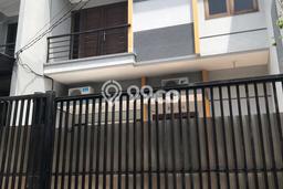 Dijual Hunian Rumah Terawat 3 KT di Tanjung Duren, Jakarta Barat Dijual Hunian Rumah Terawat 3 KT di Tanjung Duren, Jakarta Barat