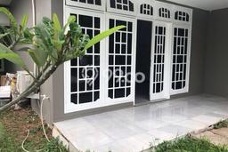 Rumah lama bangunan terawat di Jl. Gaharu, Cilandak Rumah lama bangunan terawat di Jl. Gaharu, Cilandak