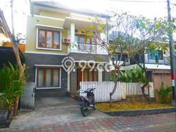 LOKASI PREMIUM! Rumah area Jimbaran, 4 KT, Lingkungan Tenang, LT 144m² Bangunan 135m² LOKASI PREMIUM! Rumah area Jimbaran, 4 KT, Lingkungan Tenang, LT 144m² Bangunan 135m²