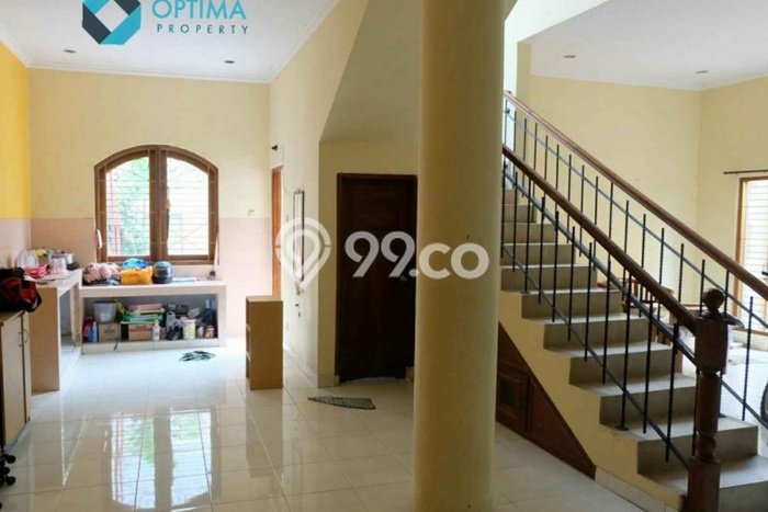 KESEMPATAN EMAS! Rumah Berkualitas area , Sleman, LT 209m2m² Bangunan 250m2m² KESEMPATAN EMAS! Rumah Berkualitas area , Sleman, LT 209m2m² Bangunan 250m2m²