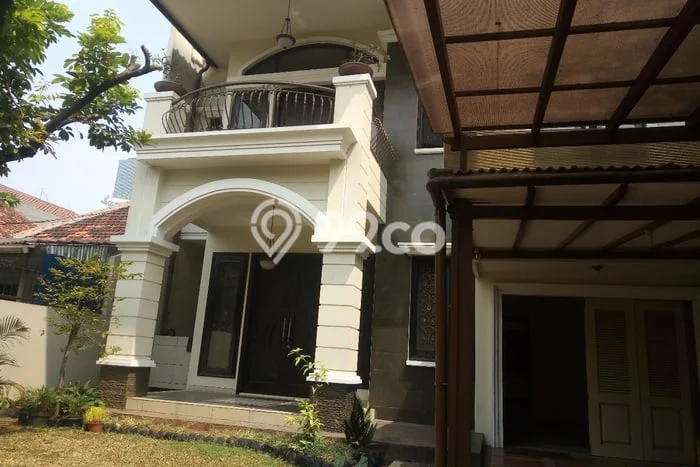 Lokasi strategis! Rumah siap huni dikontrakkan di Menteng LB 350m2 Lokasi strategis! Rumah siap huni dikontrakkan di Menteng LB 350m2