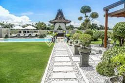 Ready to Use! Luxury House LT 1557m2 Desain Elegan di Pererenan Ready to Use! Luxury House LT 1557m2 Desain Elegan di Pererenan