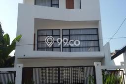 Ready to Use! Luxury House LT 192m2 Desain Elegan di Pluit Ready to Use! Luxury House LT 192m2 Desain Elegan di Pluit