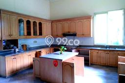 Rumah Sewa Jakarta Selatan LT 950m2 LB 500m2 Area Kemang Rumah Sewa Jakarta Selatan LT 950m2 LB 500m2 Area Kemang