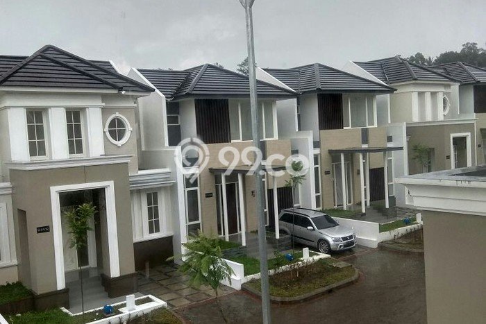 Rumah Luas Asri 4 KT Siap Pakai di Buring Malang Rumah Luas Asri 4 KT Siap Pakai di Buring Malang