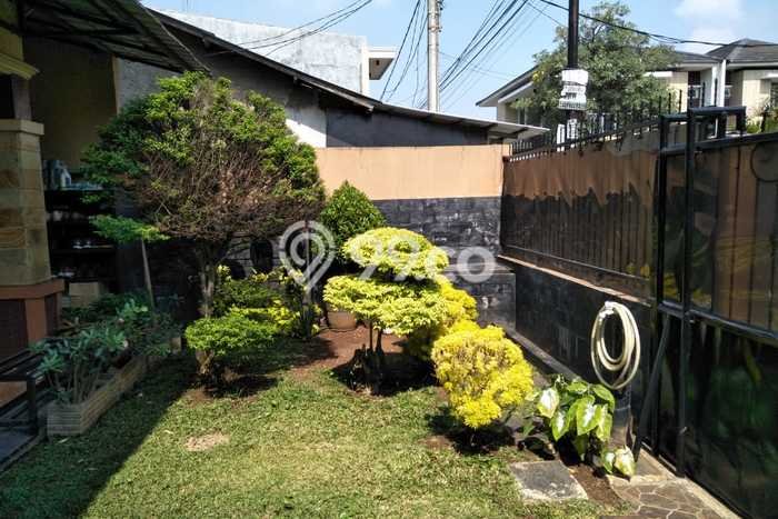 Rumah Modern 3 Kamar LT 180m2 di Cirendeu Rumah Modern 3 Kamar LT 180m2 di Cirendeu