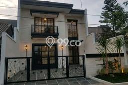 Jual Rumah Mewah Megah Dengan View Cantik di Galaxy, Surabaya Jual Rumah Mewah Megah Dengan View Cantik di Galaxy, Surabaya