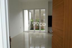 Rumah Terawat kawasan Bintaro, Tangerang Selatan, Luas 81m² LB 100m² HARGA MENARIK! Rumah Terawat kawasan Bintaro, Tangerang Selatan, Luas 81m² LB 100m² HARGA MENARIK!