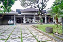 TURUN HARGA!!! RUMAH BAGUS ada kolam renang di Laweyan Solo TURUN HARGA!!! RUMAH BAGUS ada kolam renang di Laweyan Solo