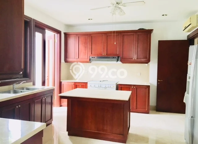 Disewakan! Rumah 5 Kamar Tidur &
4 Kamar Mandi di Cipete, Jakarta Selatan Disewakan! Rumah 5 Kamar Tidur &
4 Kamar Mandi di Cipete, Jakarta Selatan