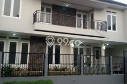 JUAL CEPAT! Rumah Siap Huni Area Strategis Bintaro, Luas 144m² Bangunan 210m² JUAL CEPAT! Rumah Siap Huni Area Strategis Bintaro, Luas 144m² Bangunan 210m²
