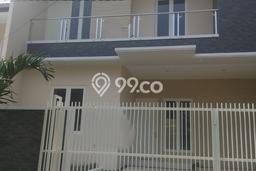 Rumah di Mulyorejo, Surabaya, Luas 153m² Bangunan 240m² Rumah di Mulyorejo, Surabaya, Luas 153m² Bangunan 240m²