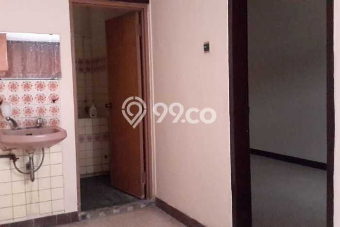 Jarang Ada! Rumah Kontrakan 6 Kamar Bagus Siap Huni Duri Kepa Jarang Ada! Rumah Kontrakan 6 Kamar Bagus Siap Huni Duri Kepa