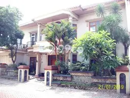 Hunian Elit LB 600m2 Siap Pakai Desain Elegan di Jemursari, Surabaya Hunian Elit LB 600m2 Siap Pakai Desain Elegan di Jemursari, Surabaya