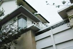 For Sale! Luxury House LT 146m2 Desain Modern di Kedoya For Sale! Luxury House LT 146m2 Desain Modern di Kedoya