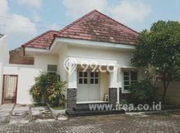 For Sale Rumah 2 Kamar Lokasi Ideal Bagus dan Strategis di Laweyan For Sale Rumah 2 Kamar Lokasi Ideal Bagus dan Strategis di Laweyan