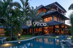 Rumah Luxury Modern Tanpa Renovasi di Seminyak Badung Rumah Luxury Modern Tanpa Renovasi di Seminyak Badung