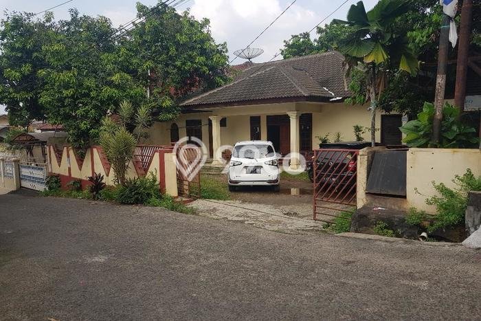 For Sale! Luxury House LT 658m2 Desain Modern di Jati Padang For Sale! Luxury House LT 658m2 Desain Modern di Jati Padang
