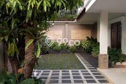 Disewakan! Rumah 5 Kamar Tidur &
5 Kamar Mandi di Senopati, Jakarta Selatan Disewakan! Rumah 5 Kamar Tidur &
5 Kamar Mandi di Senopati, Jakarta Selatan