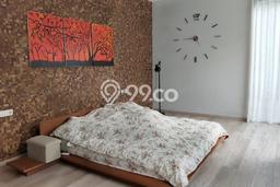 Rumah Asri di Bintaro, Tangerang Selatan, Luas 240m² Bangunan 385m² Rumah Asri di Bintaro, Tangerang Selatan, Luas 240m² Bangunan 385m²