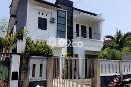 Hunian Cantik Minimalis Lb 200m2 di Banjarsari, Solo Hunian Cantik Minimalis Lb 200m2 di Banjarsari, Solo